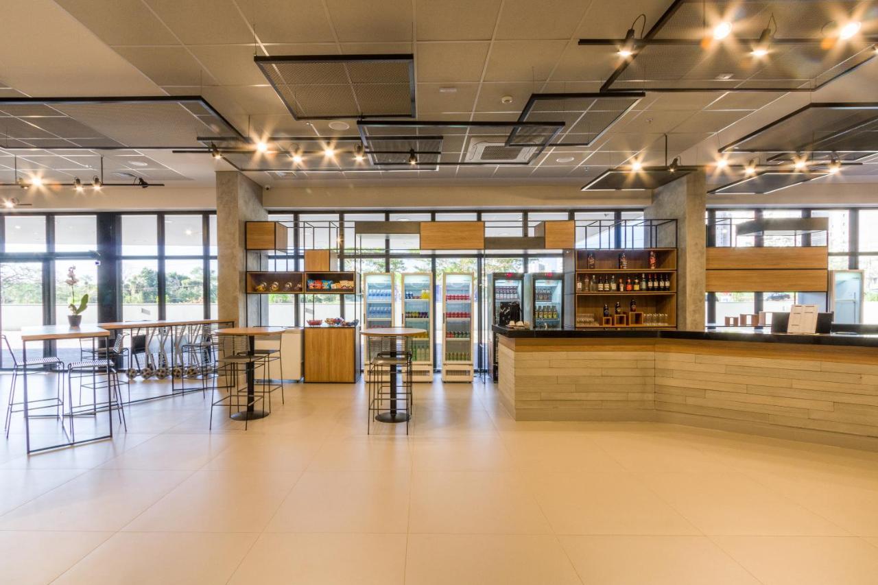 里贝朗普雷图高尔夫村宜必思经济型酒店 里贝朗普雷托 外观 照片